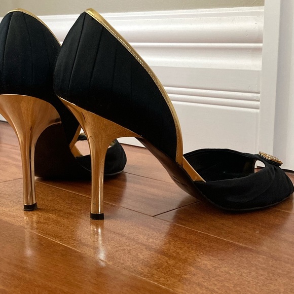 Silky black and gold open toe heels from NineWest - Picture 3 of 4